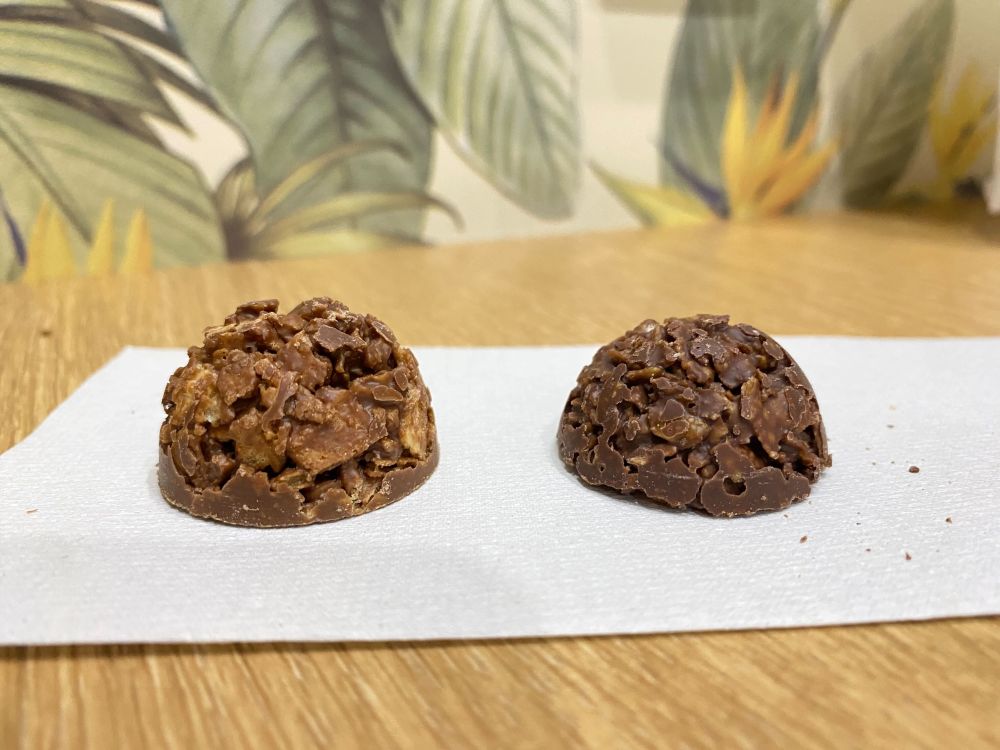 Amazonのチョコクランチとディズニーのチョコクランチのサイズ比較