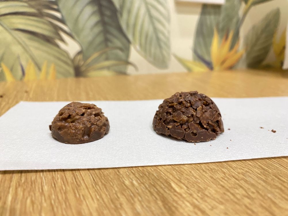 無印のチョコクランチとディズニーのチョコクランチのサイズ比較